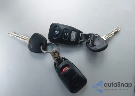 2013 Hyundai Elantra Gls z USA, uszkodzony, nr VIN 5NPDH4AE9DH285317